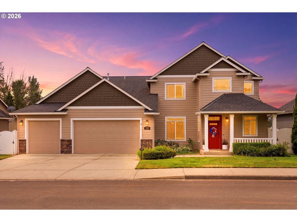 518 W 12th Way, La Center