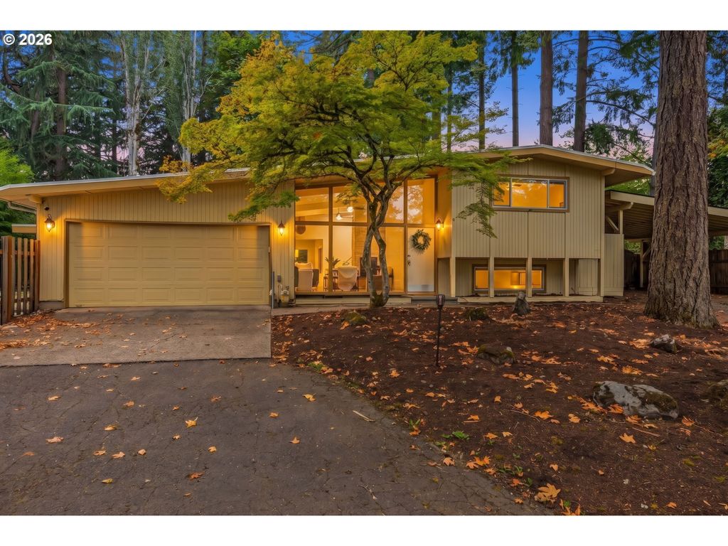 7825 Sw Hall Blvd, Beaverton