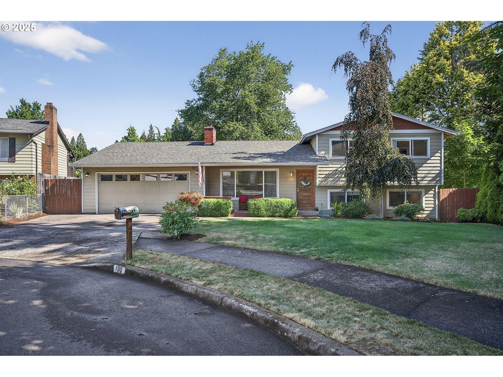190 Se Hacienda Ct, Gresham