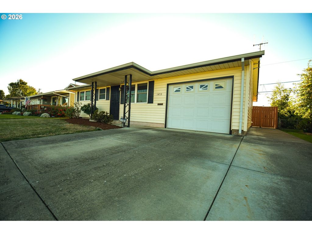 1453 Astor Way, Woodburn
