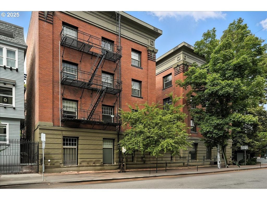 2109 Nw Irving St 211, Portland