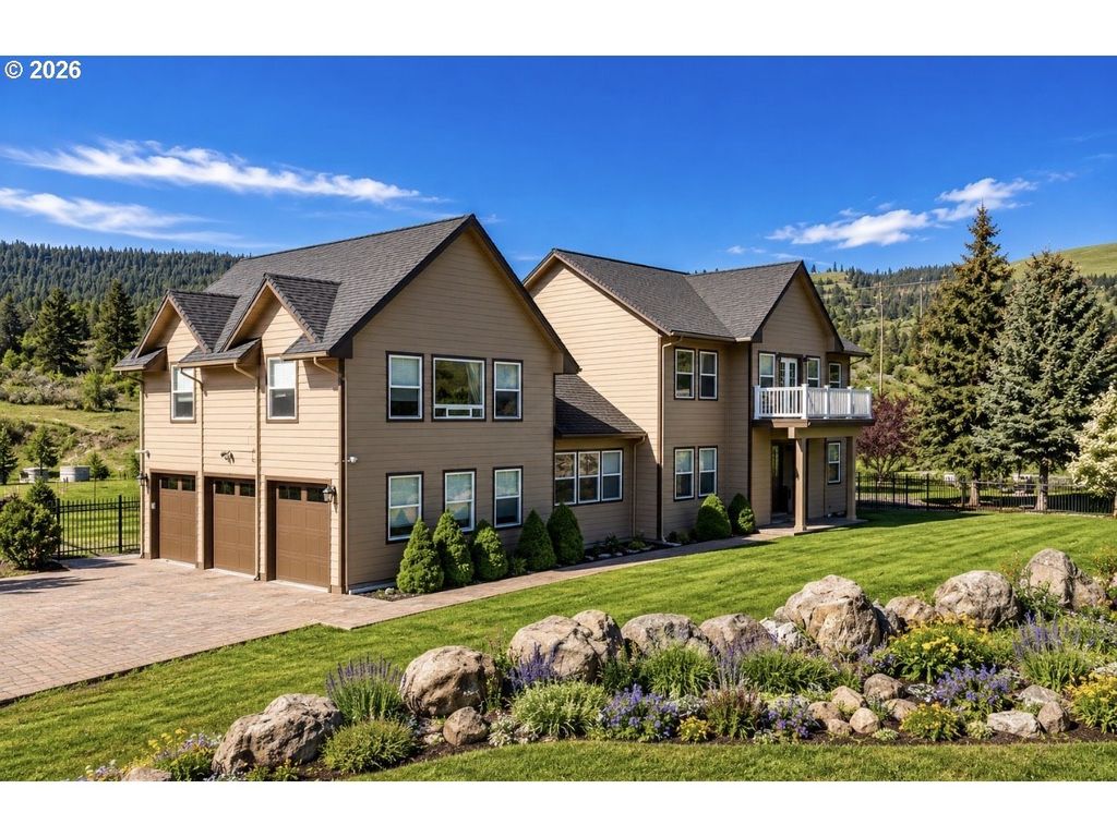 130 Ridge Dr, La Grande