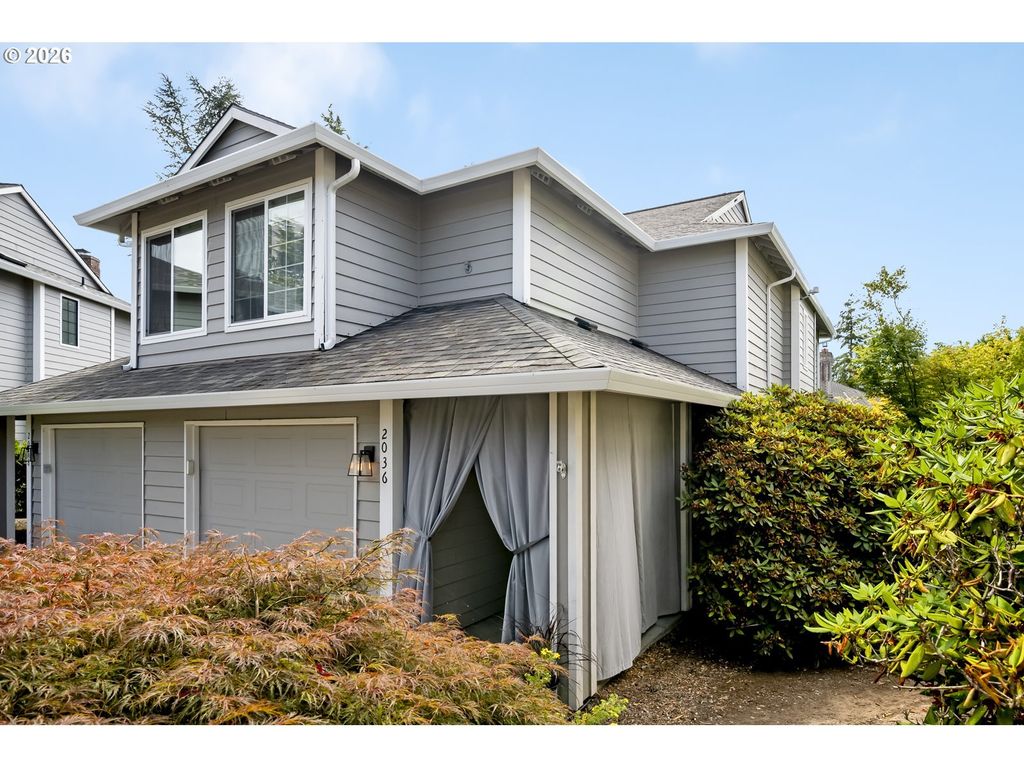 2036 Titan Ter, West Linn