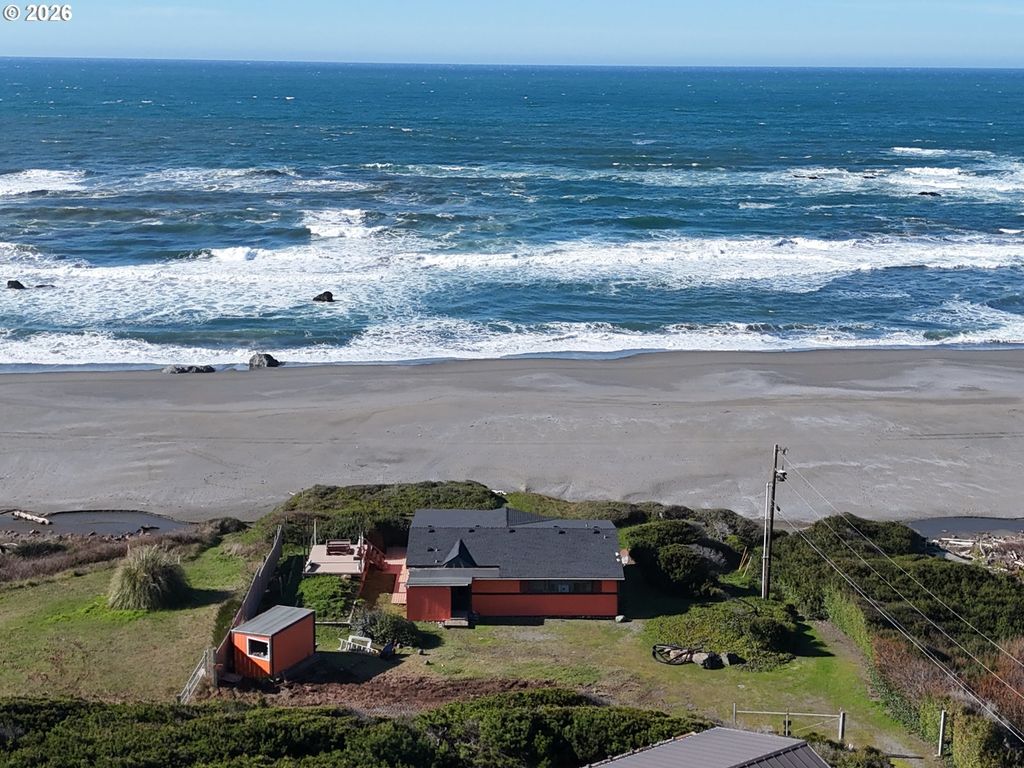 33130 Nesika Rd A, Gold Beach