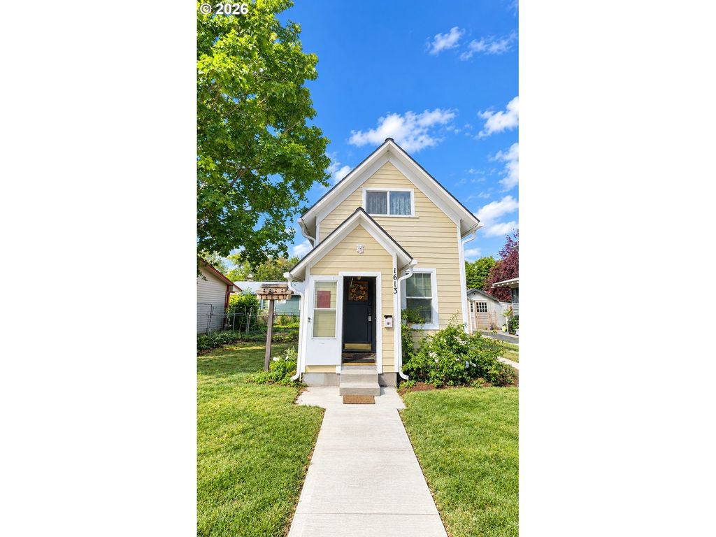 1613 2nd St, Baker City