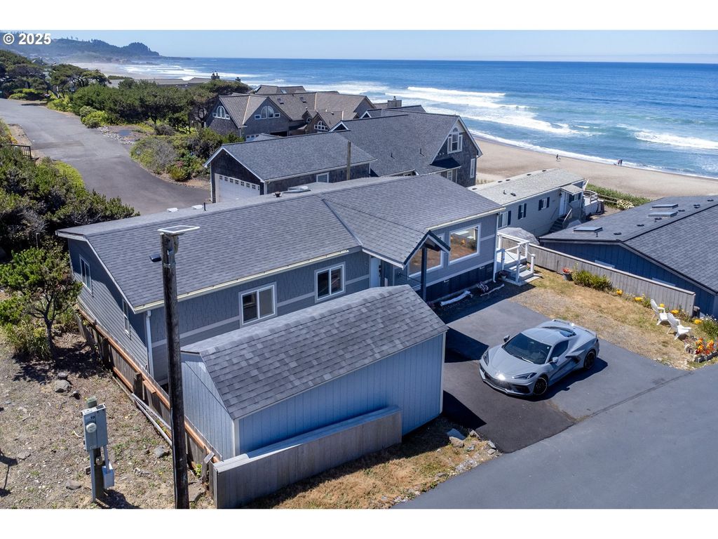 4875 N Highway 101, Depoe Bay