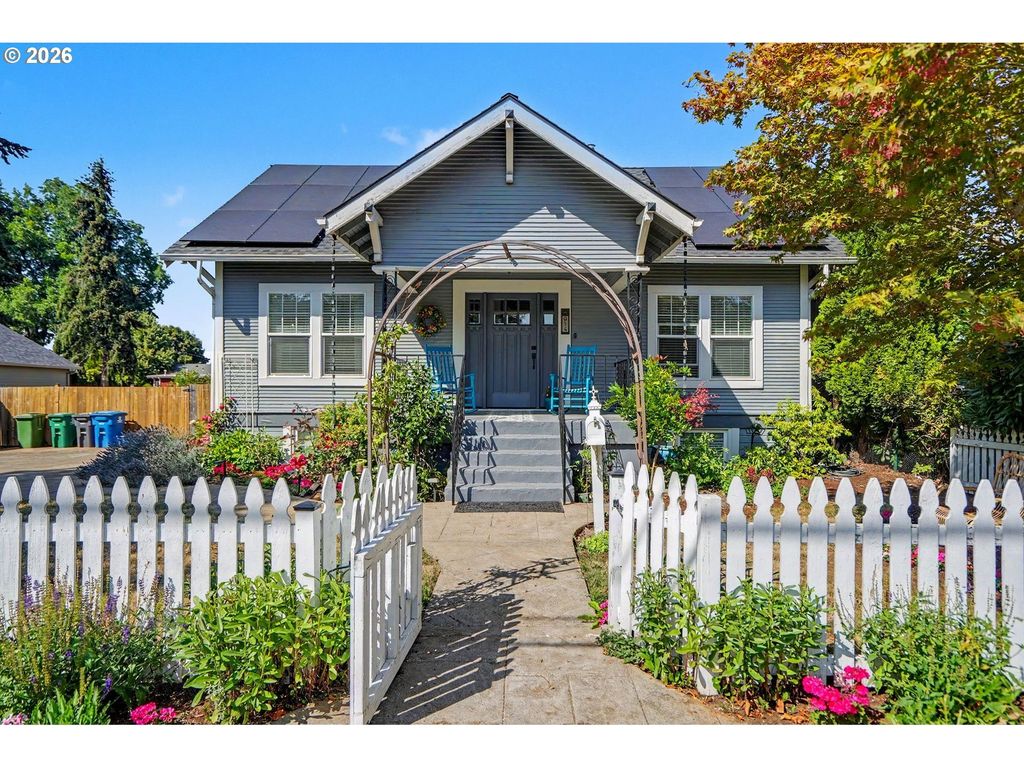 914 Pine St, Silverton
