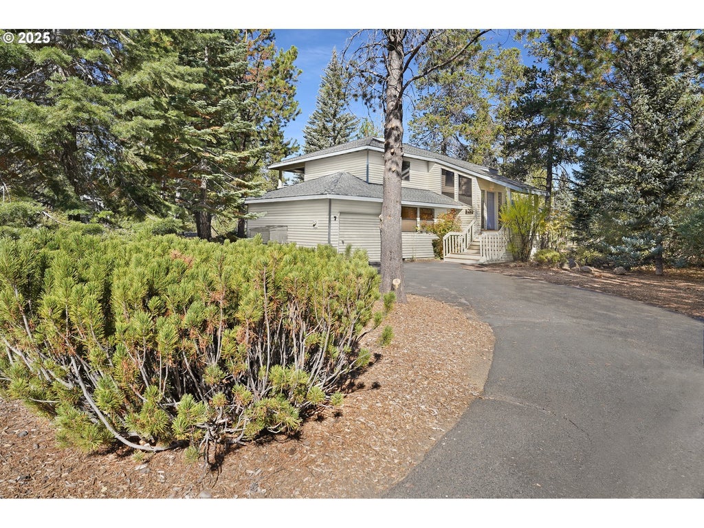 17704 Rogue Ln, Sunriver