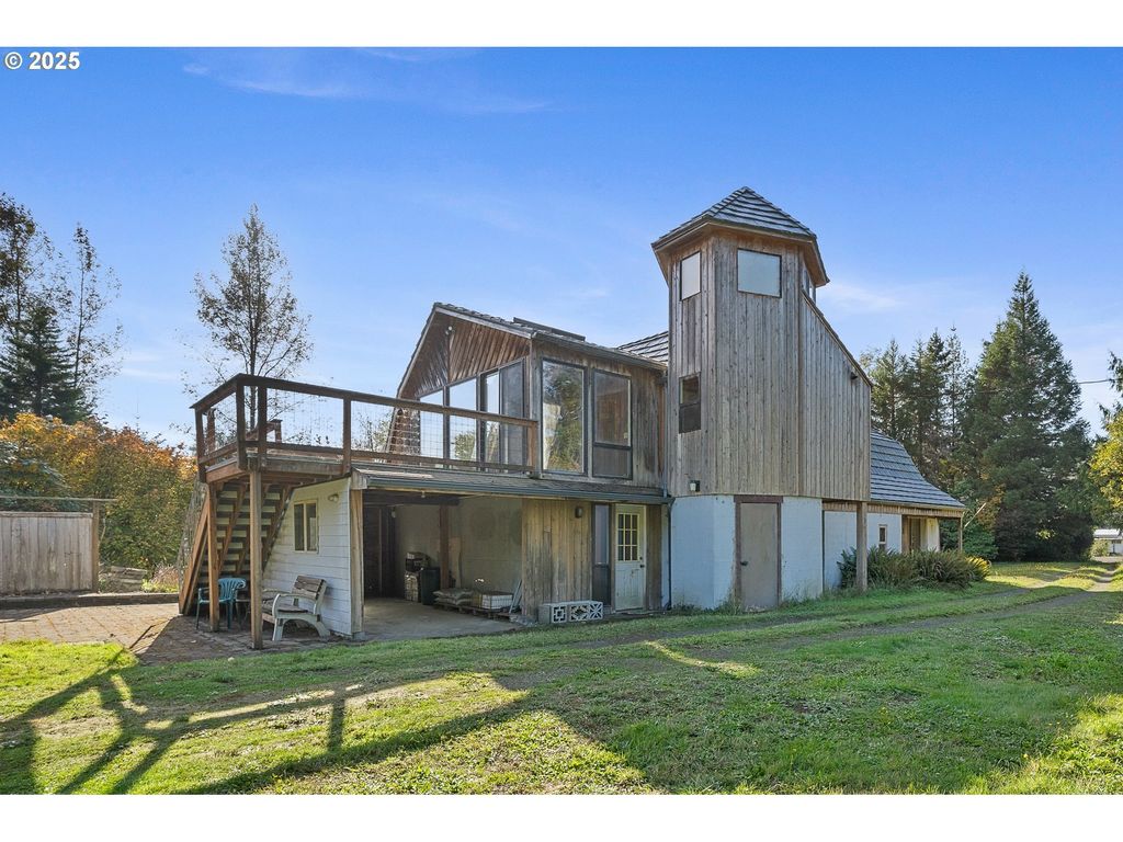 11605 Highway 101, Tillamook