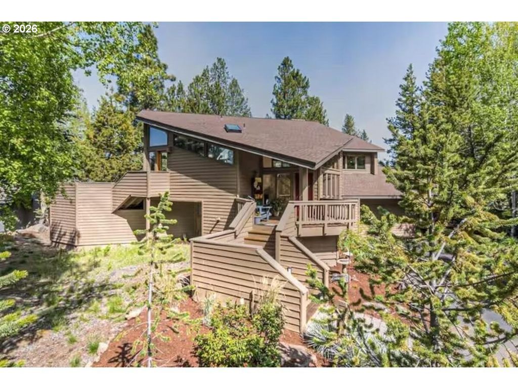 17926 Playoff Ln, Sunriver