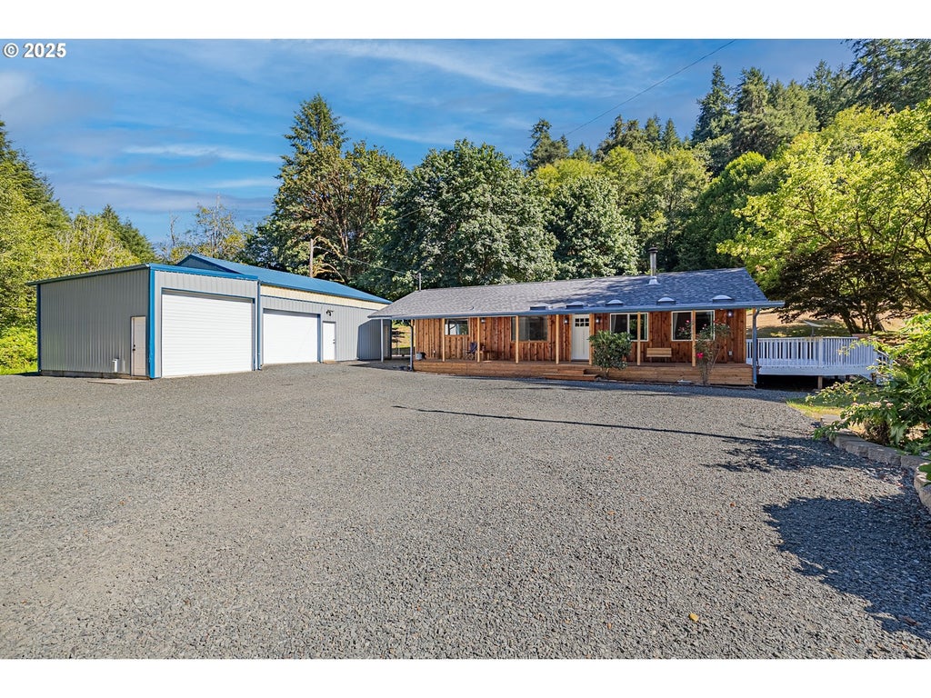 96258 Coos Sumner Ln, Coos Bay