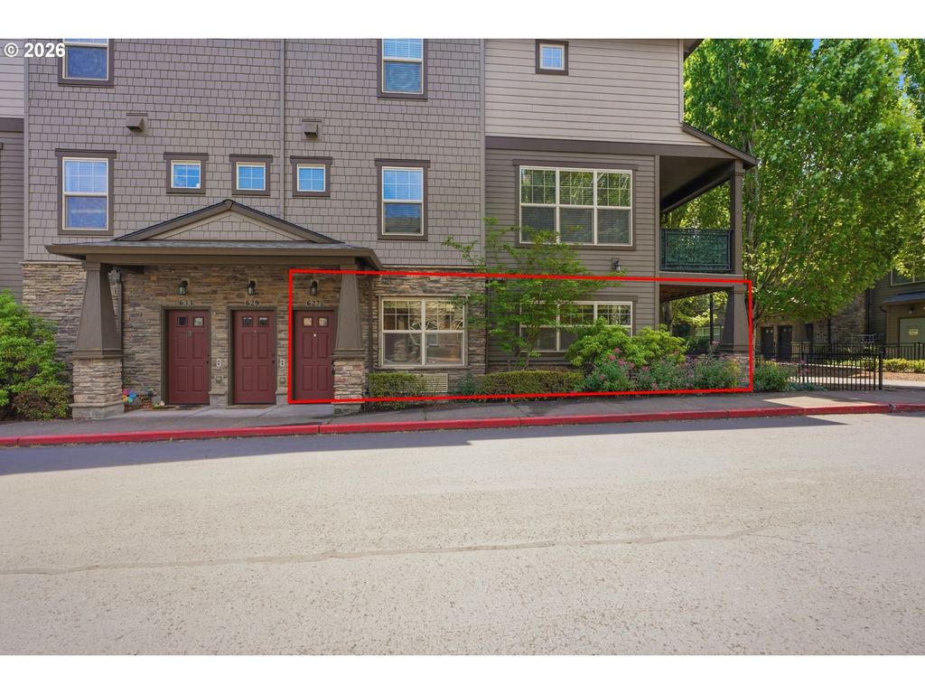 627 Ne Garswood Ln, Hillsboro