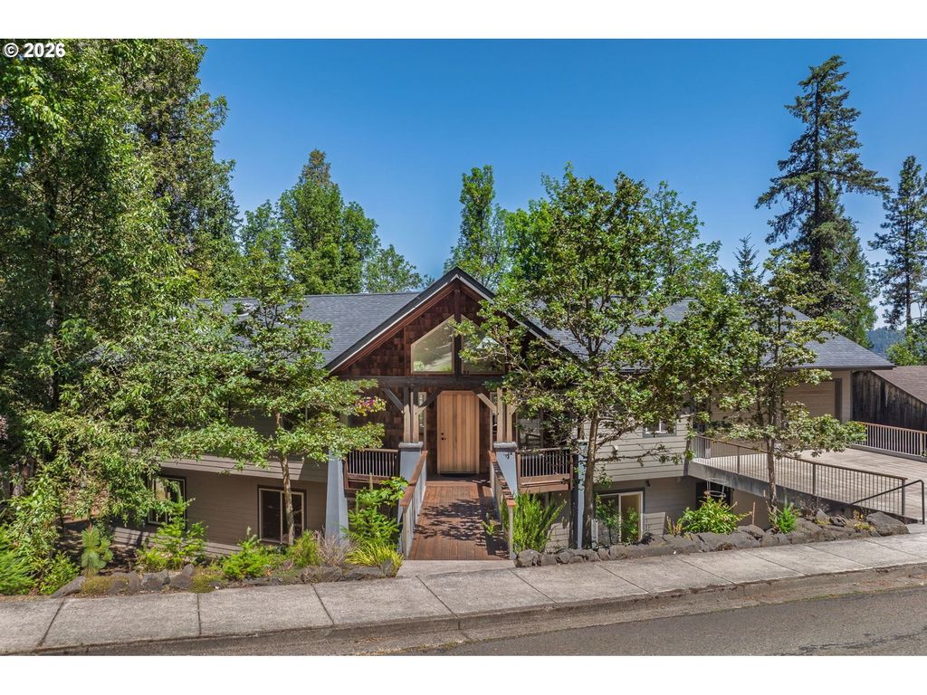 31 Marlboro Ln, Eugene