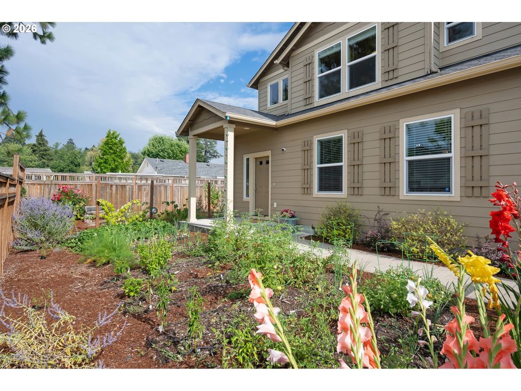1148 W 21st Ave, Eugene