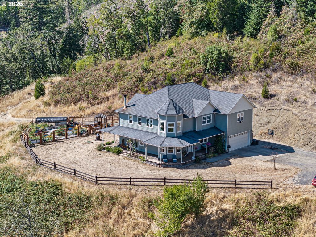 785 Mathis Hill Rd, Yoncalla