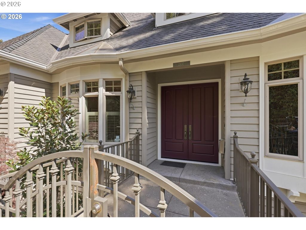 2107 Sw Market Street Dr, Portland