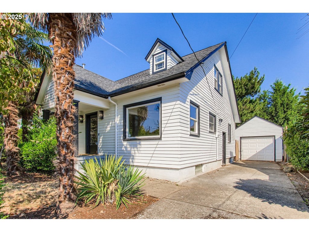 1815 N Ainsworth St, Portland