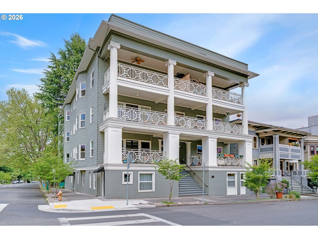 2387 Nw Northrup St 9, Portland