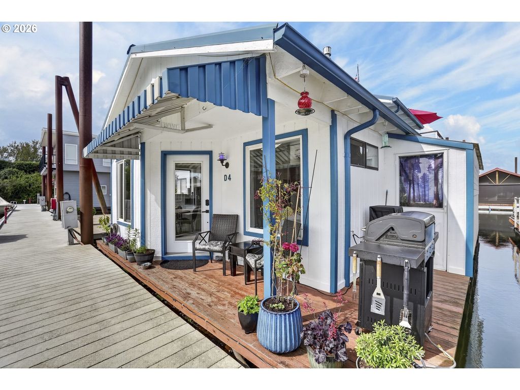 19609 Ne Marine Dr D-4, Portland