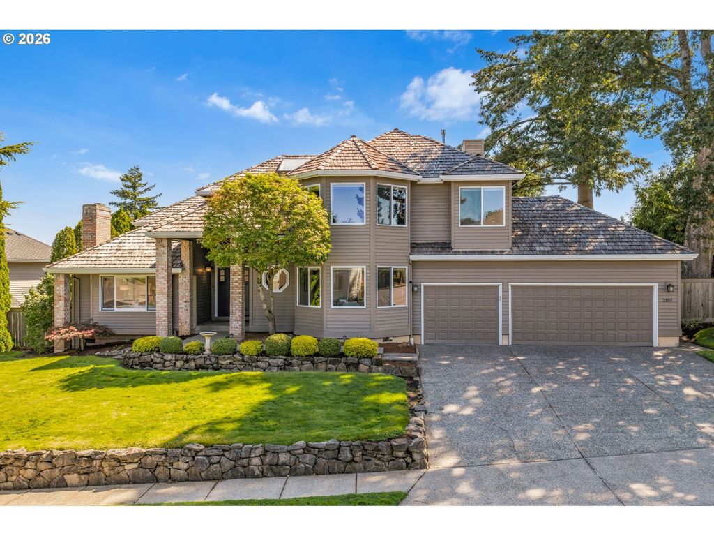 2107 Club House Dr, West Linn