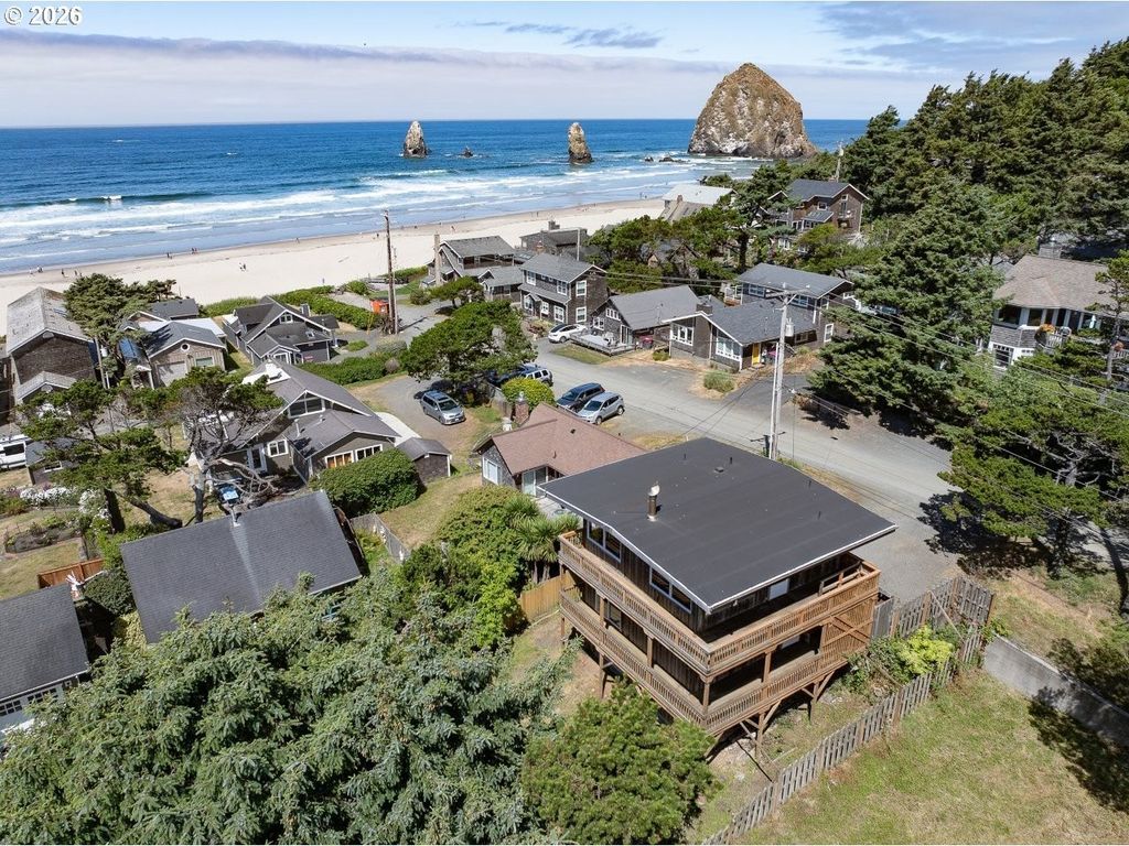247 Gogona Ave, Cannon Beach
