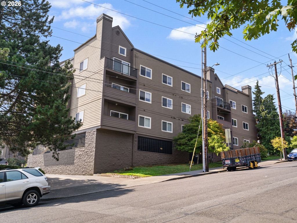4320 S Corbett Ave 114, Portland