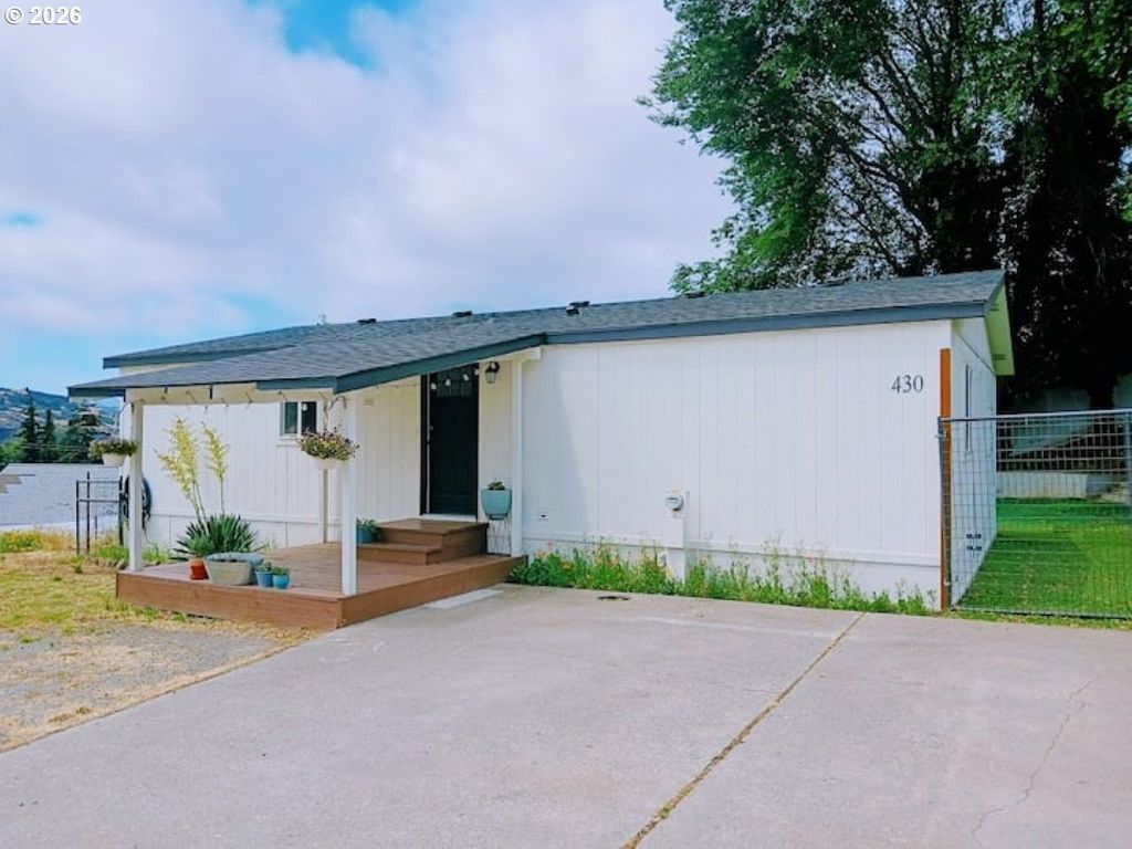 430 Glenwood Ave, Lyle