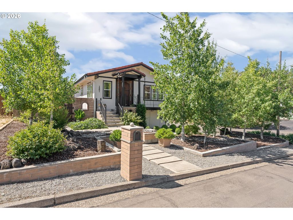1861 Nw Finch Ct, Roseburg
