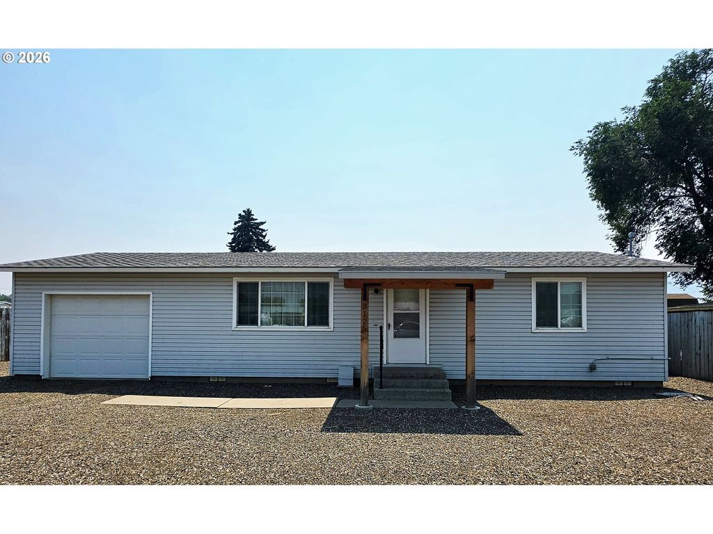 3125 E St, Baker City