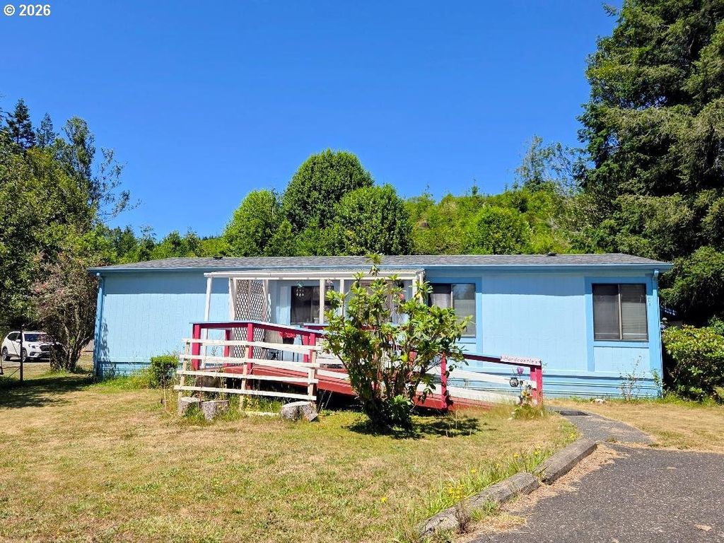 1050 N Cedar Point Rd D4, Coquille