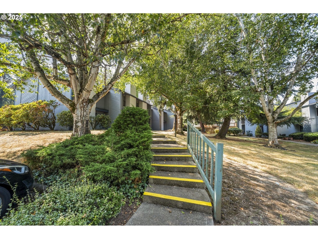 7945 Sw Fanno Creek Dr 3, Portland