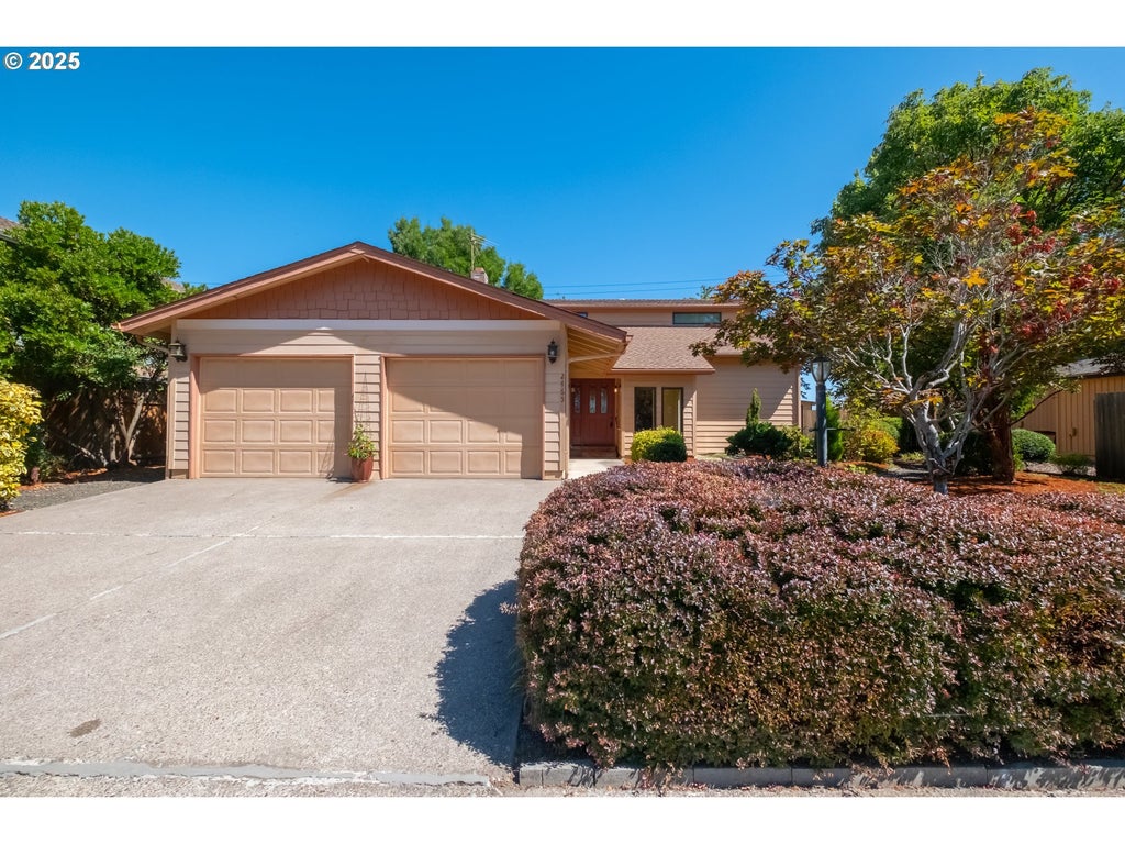 2465 40th Ave, Albany