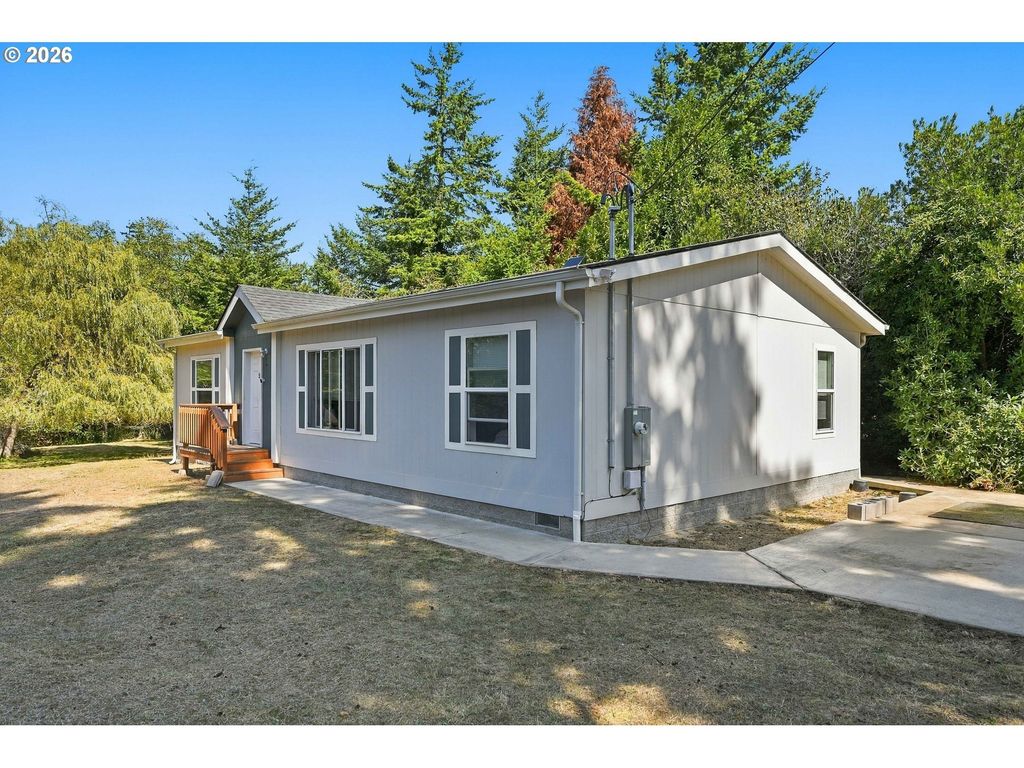 1680 Stark Ave, Coos Bay