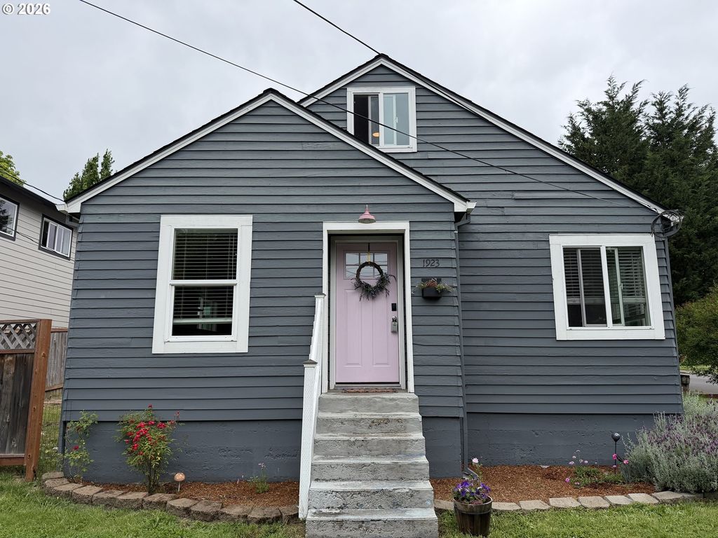1923 G St, Washougal