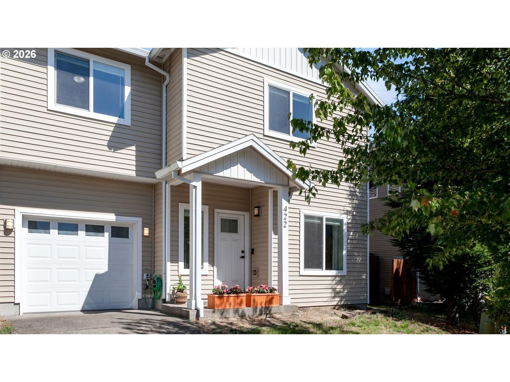422 Ne 141st Pl, Portland