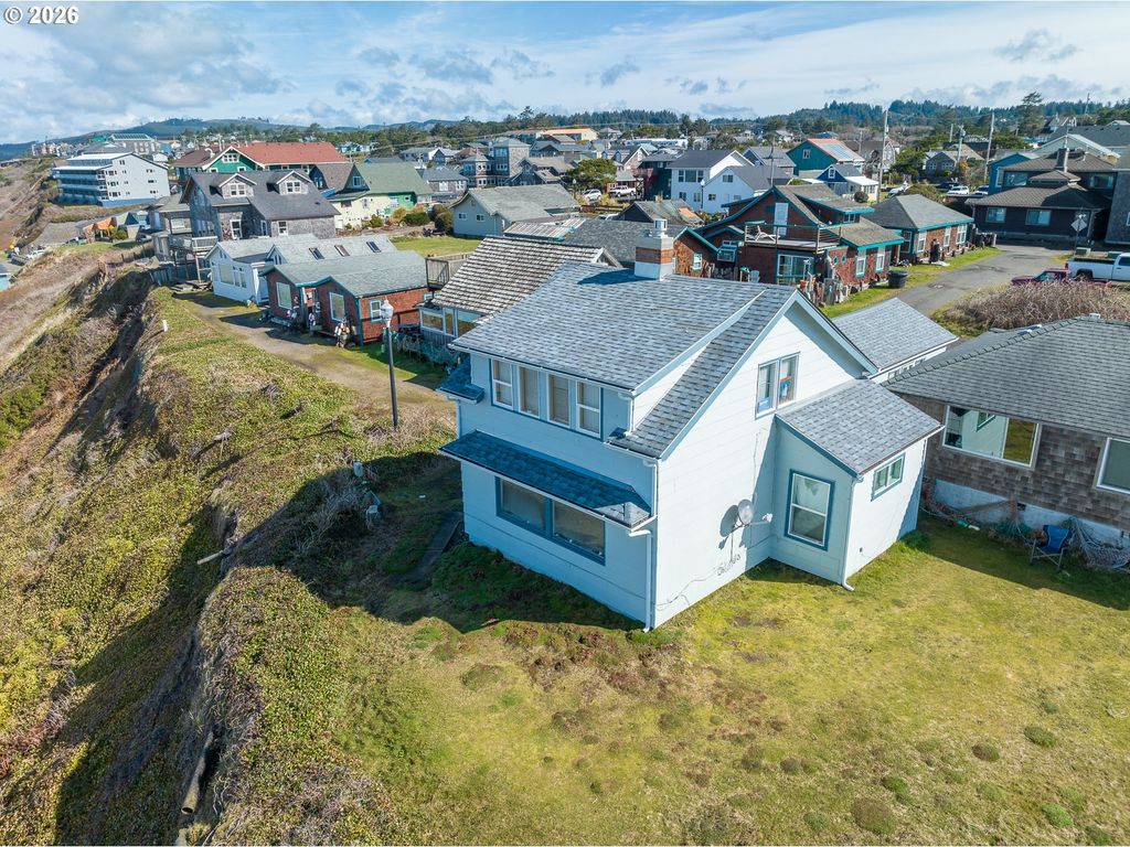 825 Nw 1st St, Newport