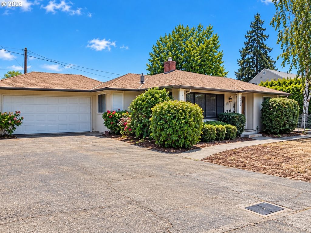 1161 Nw Ellis St, Roseburg