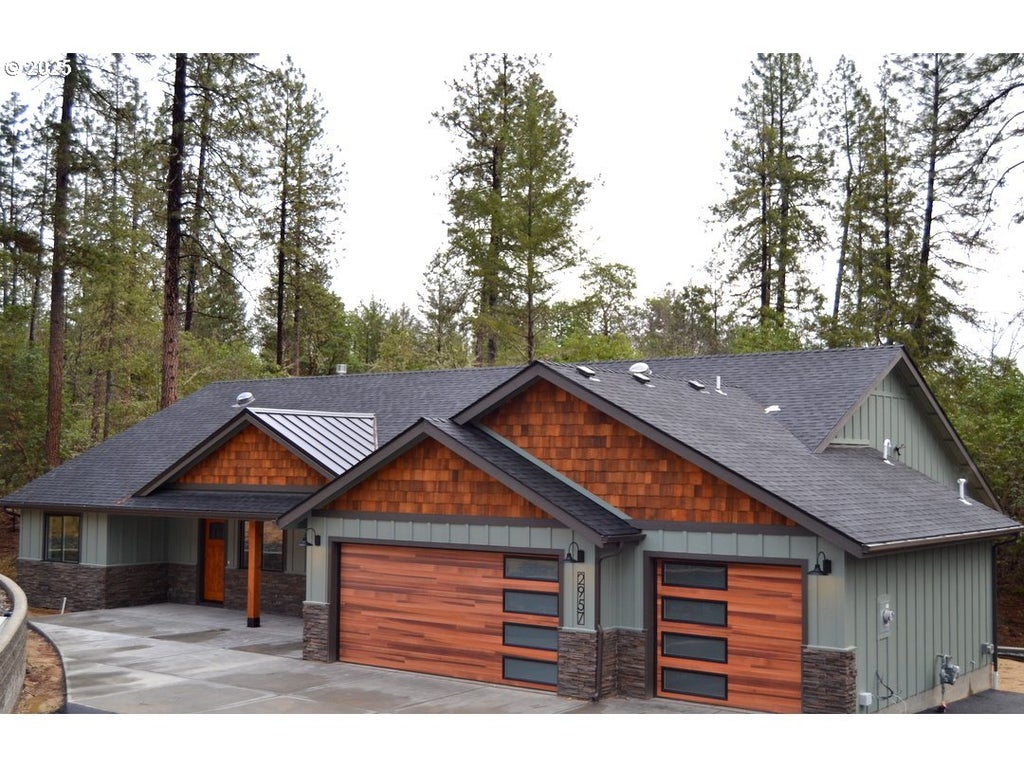 2957 Sylvan Dr, Grants Pass