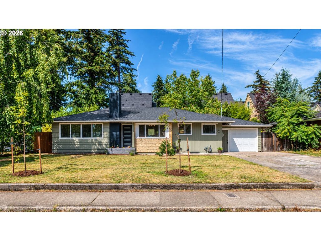 12601 Se Market St, Portland