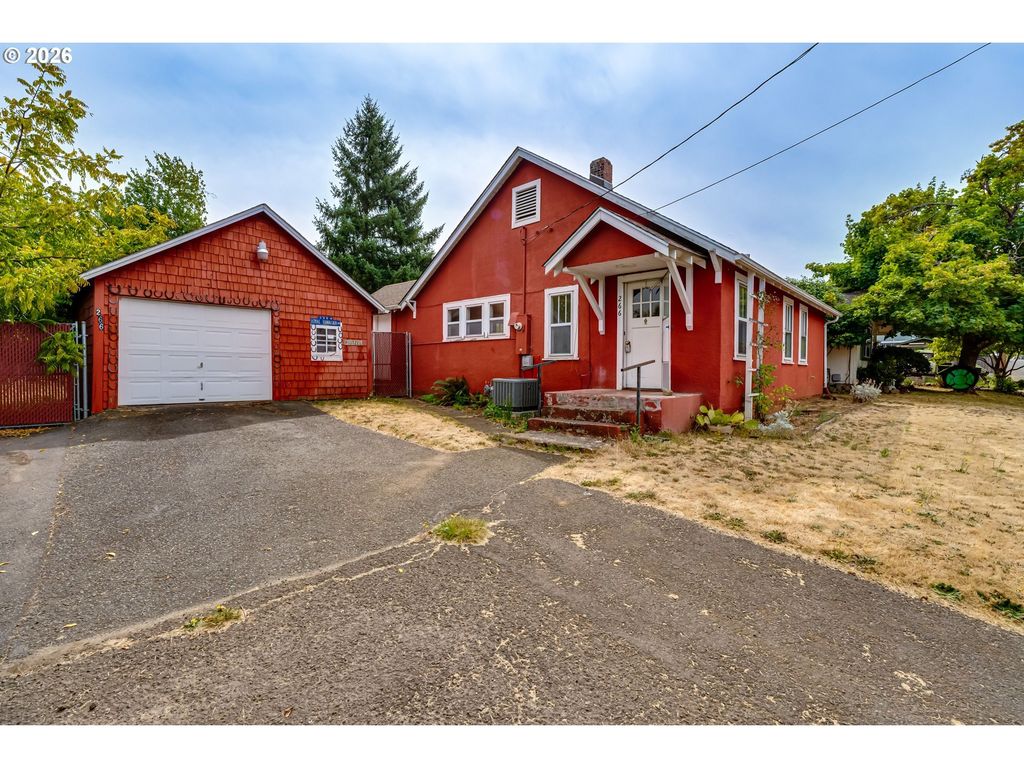266 S 16th St, Cottage Grove
