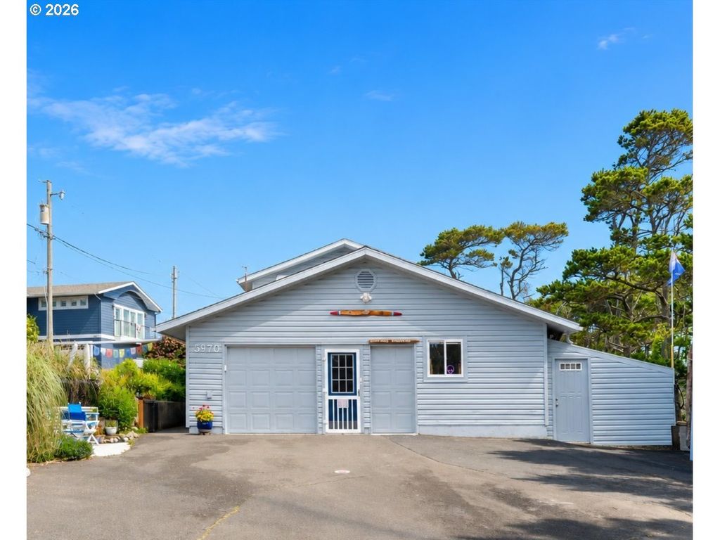 5970 El Mar Ct, Lincoln City