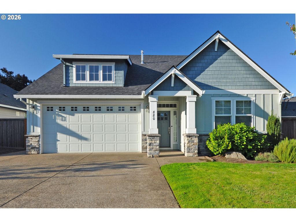 880 Caitlyn Pl, Canby
