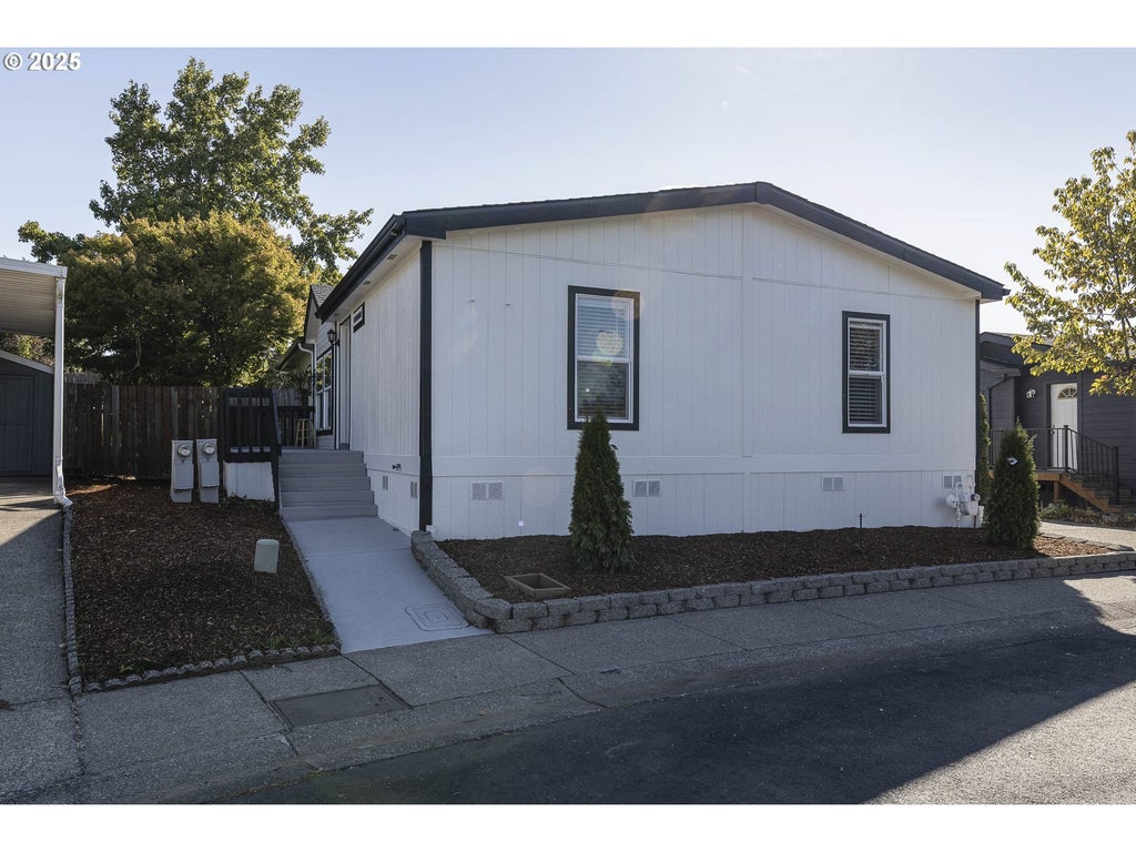 2000 Robins Ln Se 9, Salem