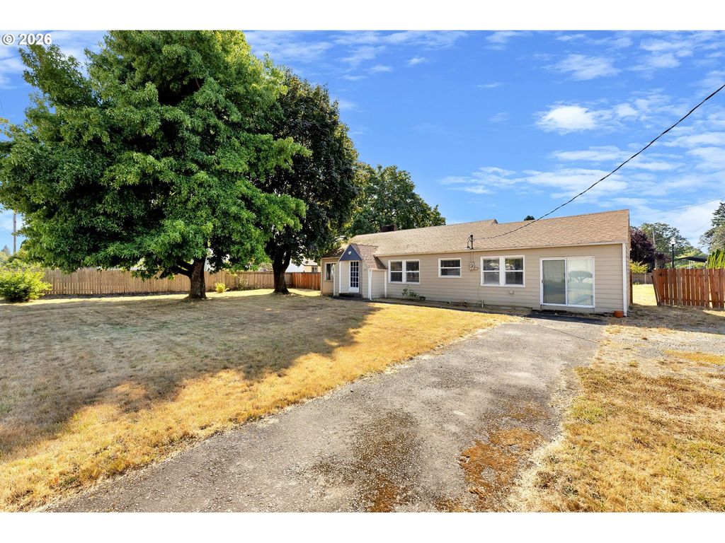 408 S Parkway Ave, Battle Ground