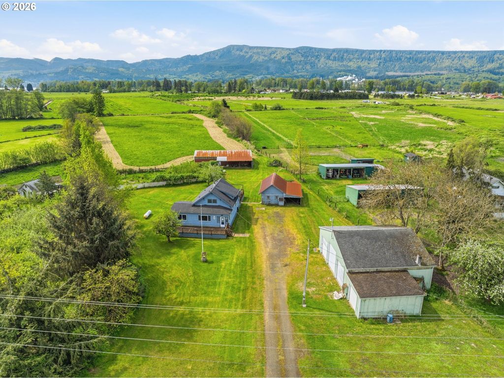 77 S Welcome Slough Rd, Cathlamet