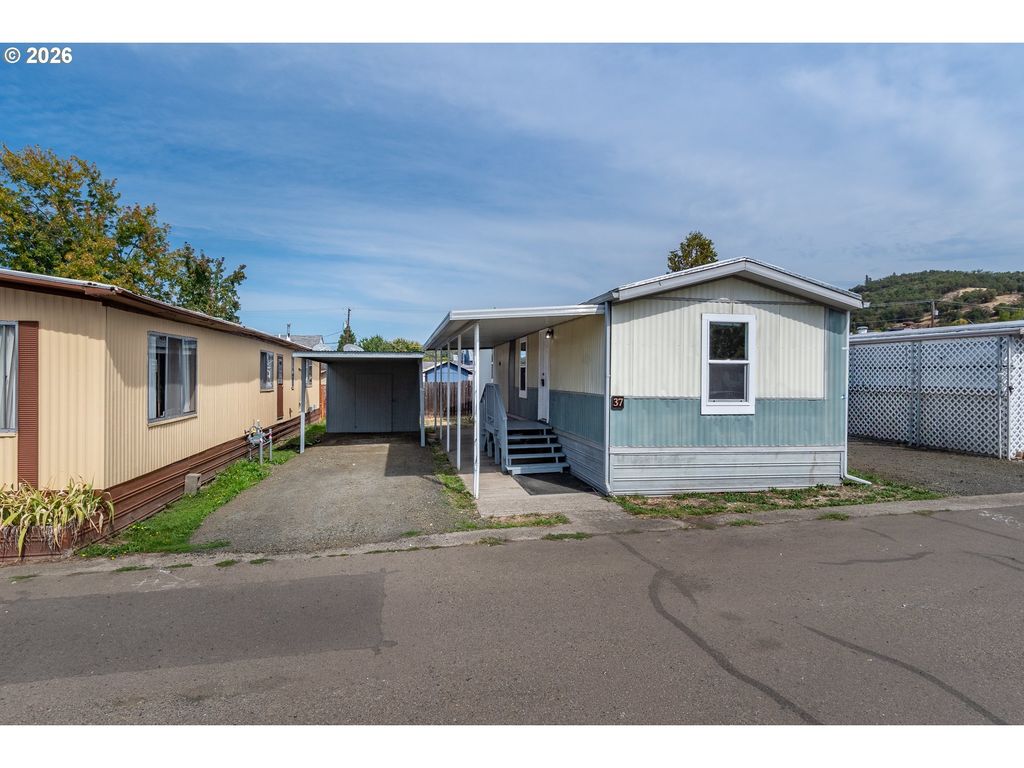 581 Ne Alameda 37, Roseburg