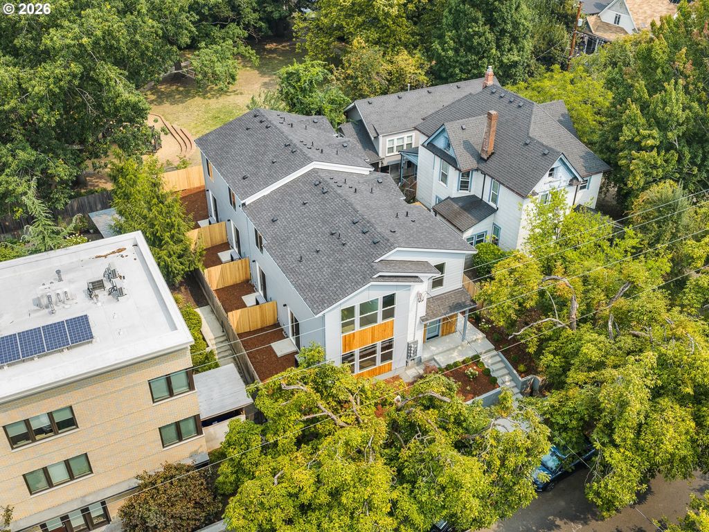 2731 Se Clinton St, Portland