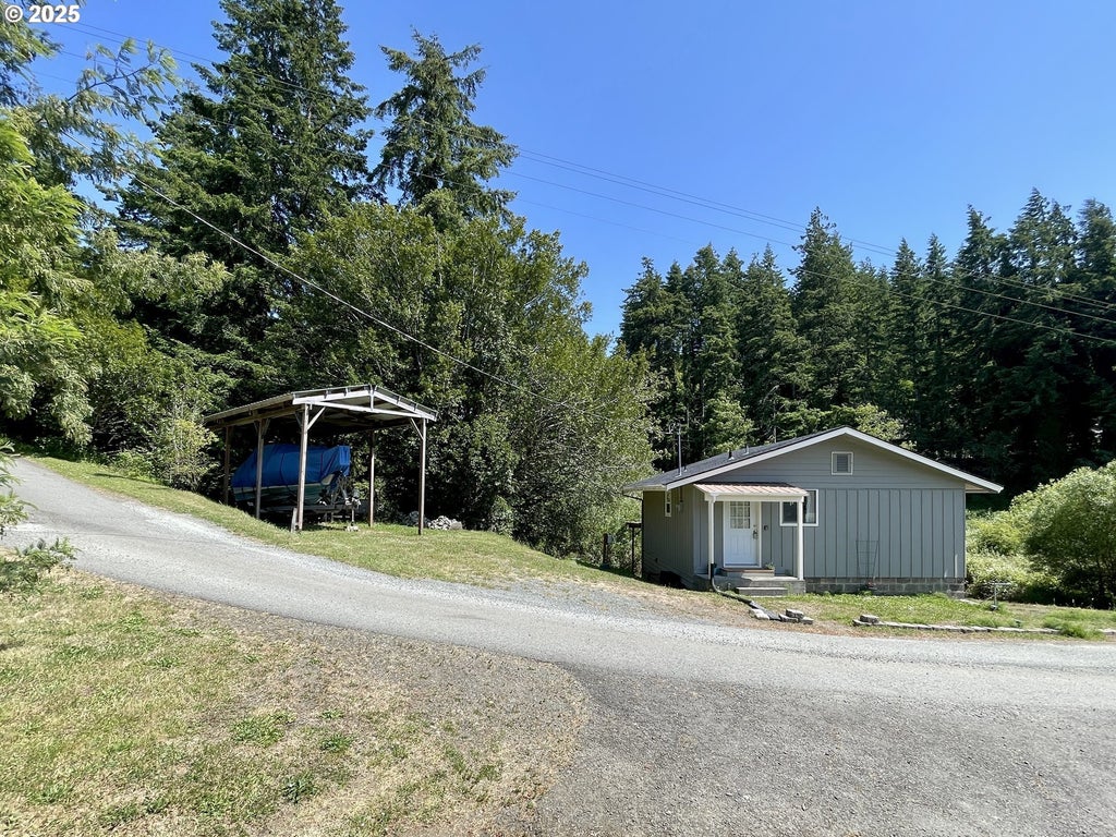 54825 Robinson Rd, Coquille