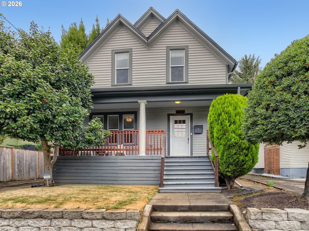 121 Ne Knott St, Portland