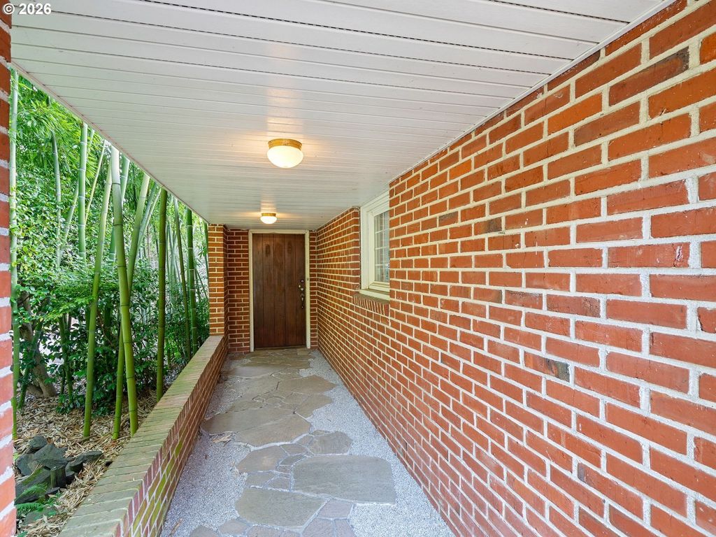 13635 Sw Hall Blvd, Portland